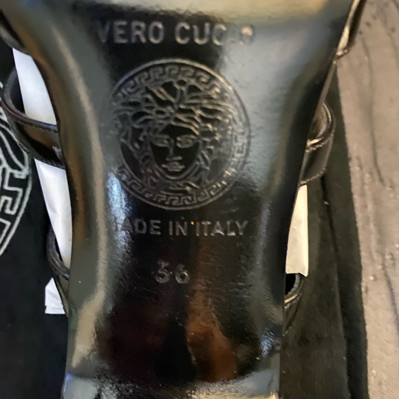 Genuine black Versace size 6 with gold Medusa heels with dust bag & box - Picture 4 of 7
